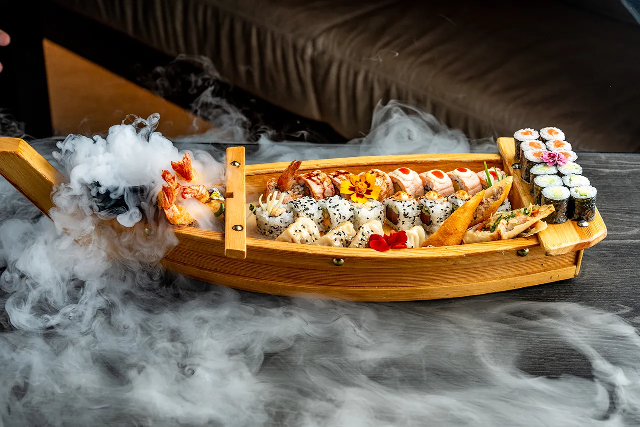Sushi boat 10